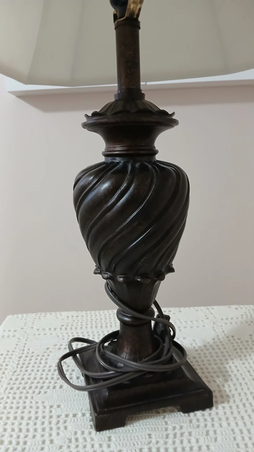 Table Lamp With Cream Cloth Shade and Brown Base⚽ - photo 2