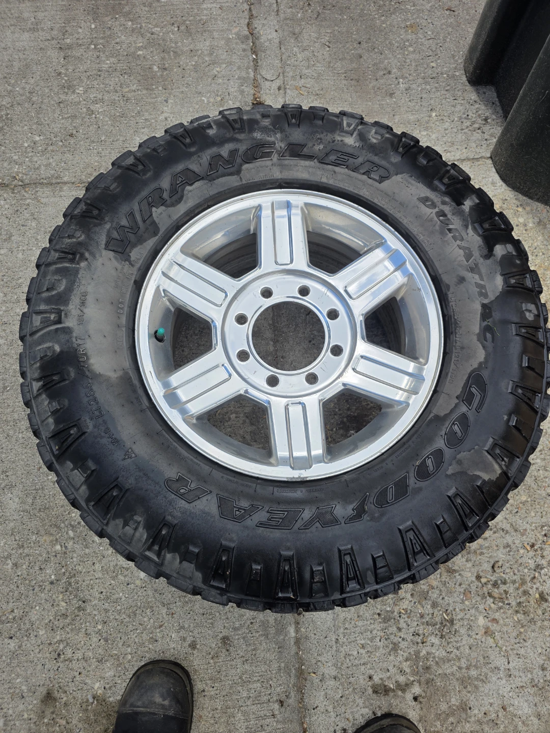17" rim 8x6.5" from 2014 ram 3500