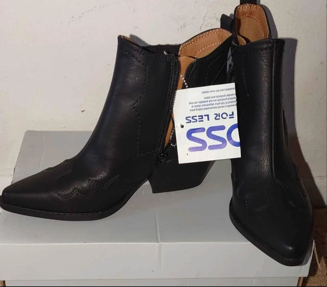 Black Western Ankle Boots size 6