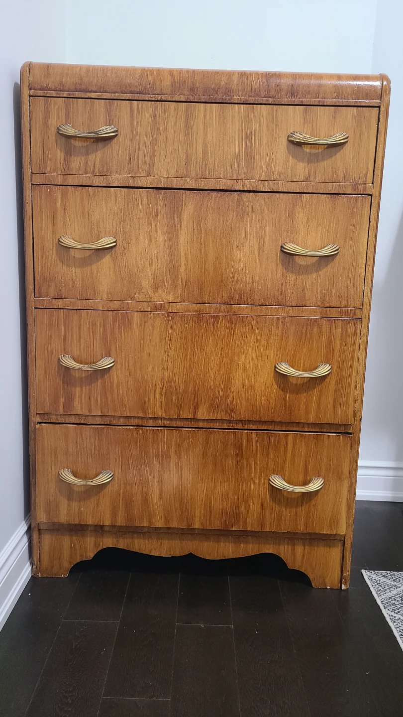 Vintage 4-Drawer Dresser