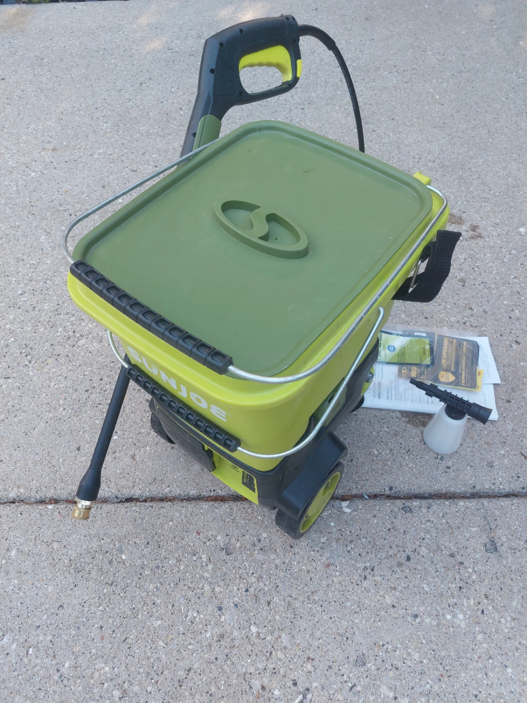 Sun Joe Pressure Washer - like new - photo 2