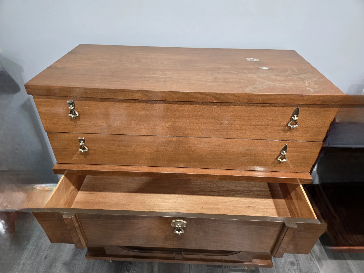 Wooden Dresser with 5 Drawers - photo 2
