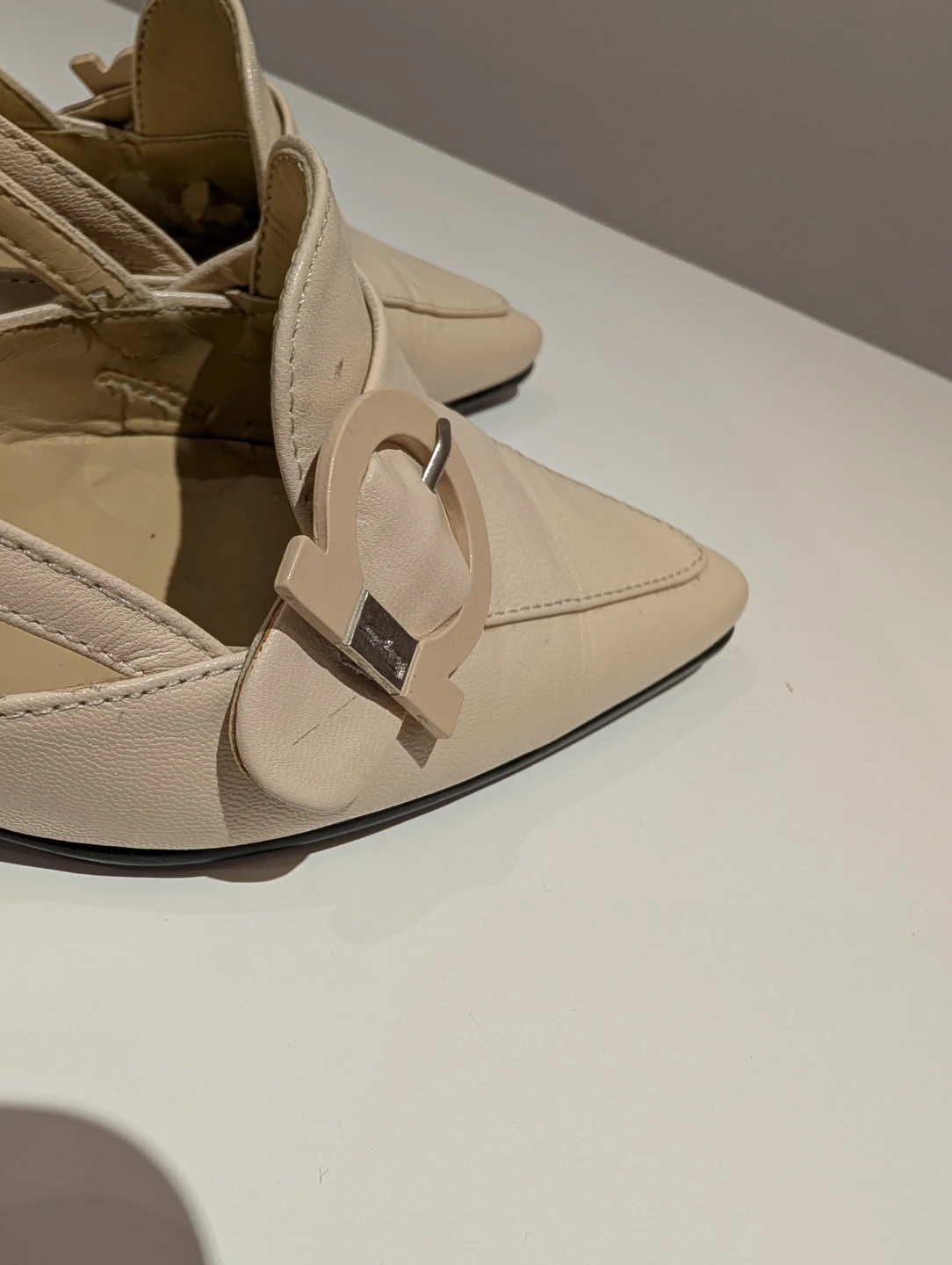 Authentic Salvatore Ferragamo leather slingback heels 6.5 - photo 5