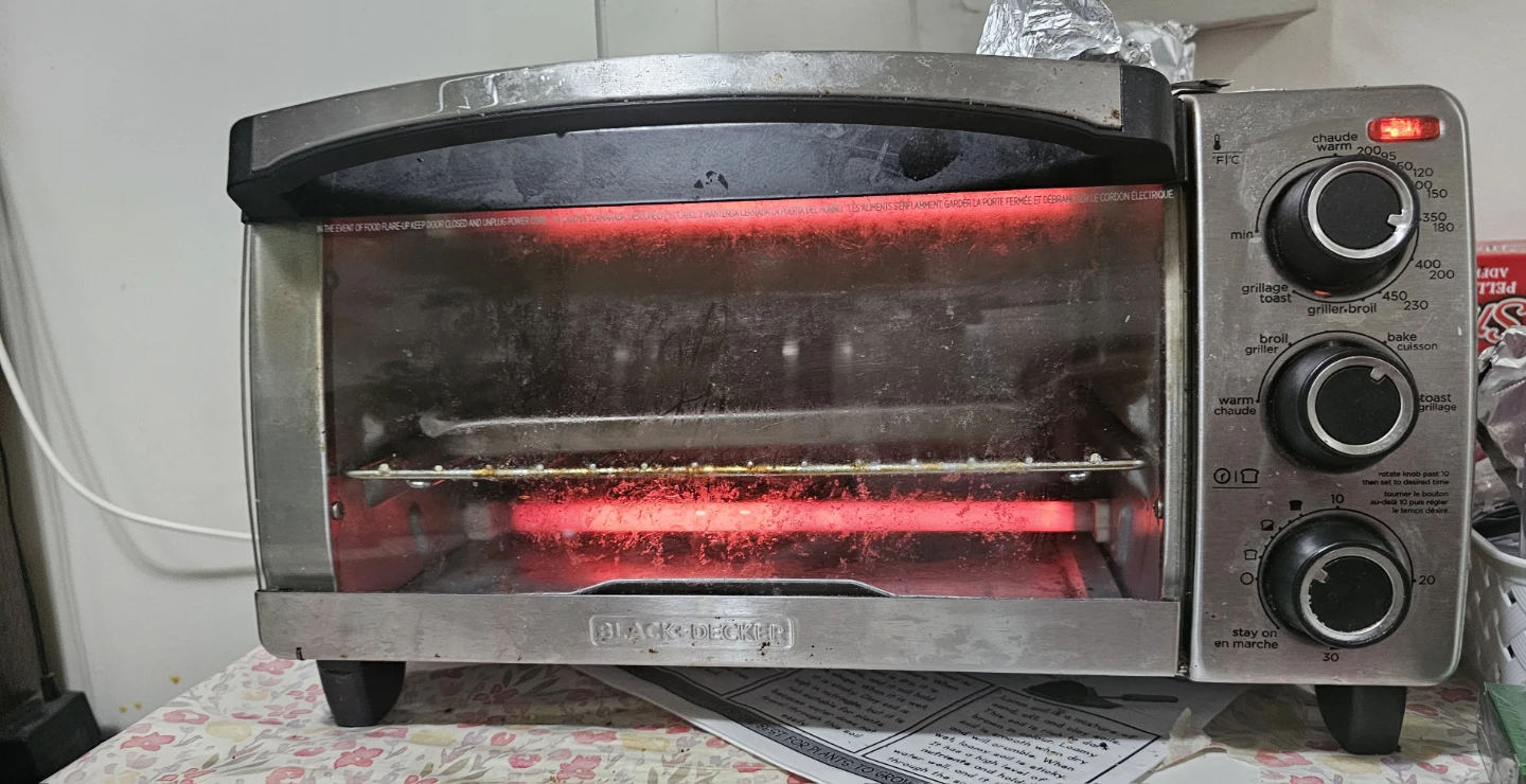 Black & Decker Toaster Oven - photo 3