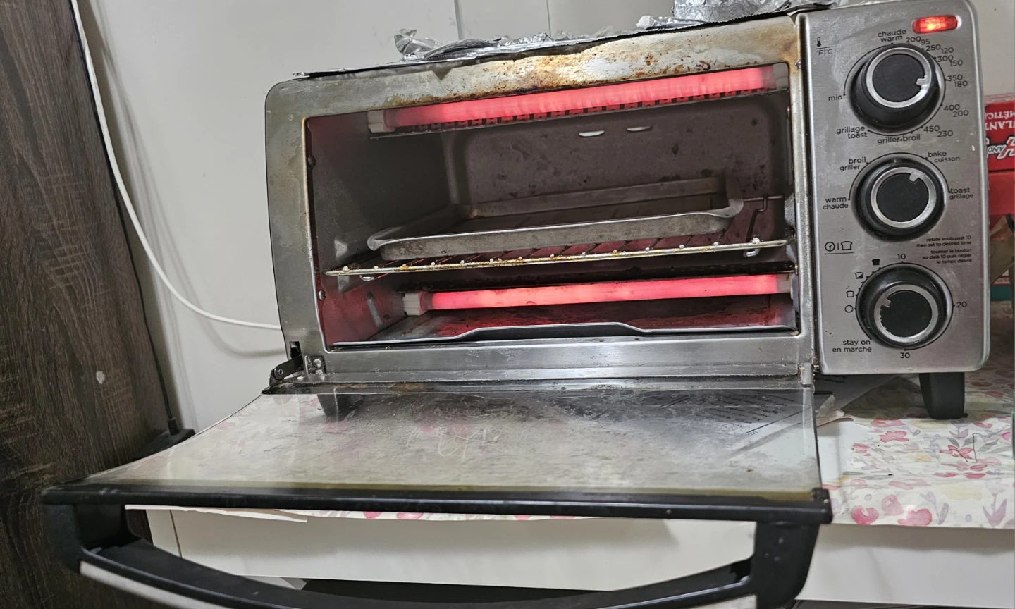 Black & Decker Toaster Oven - photo 4