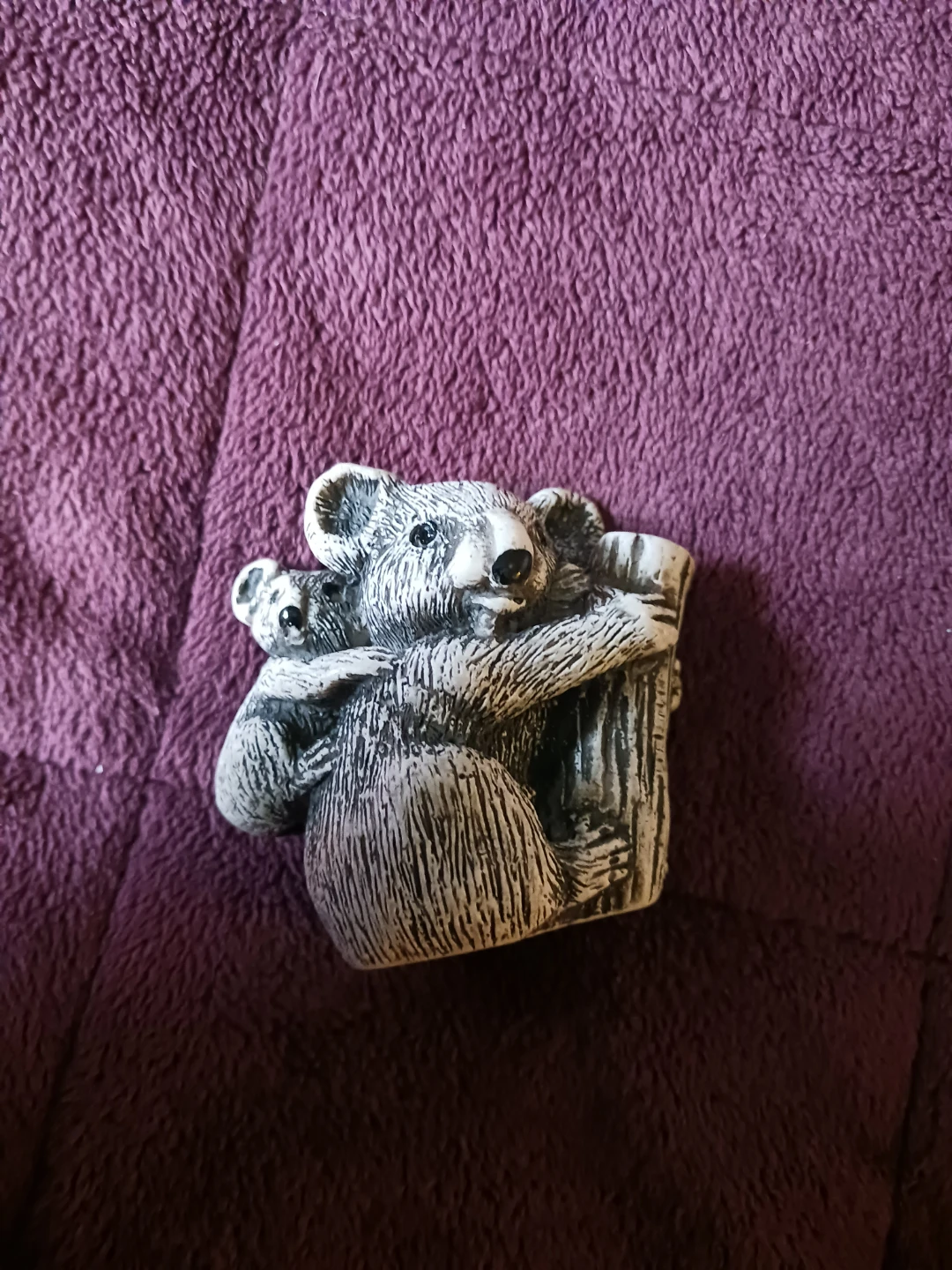 Koala figurine with baby