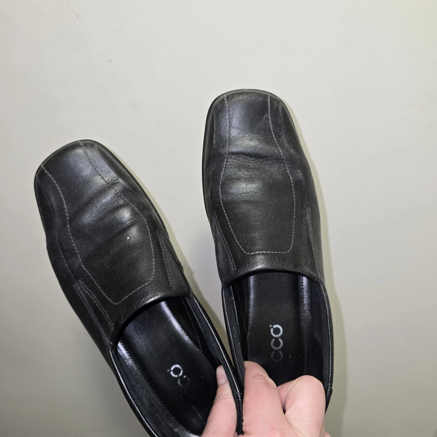 ECCO Black Leather Loafers - Size 39