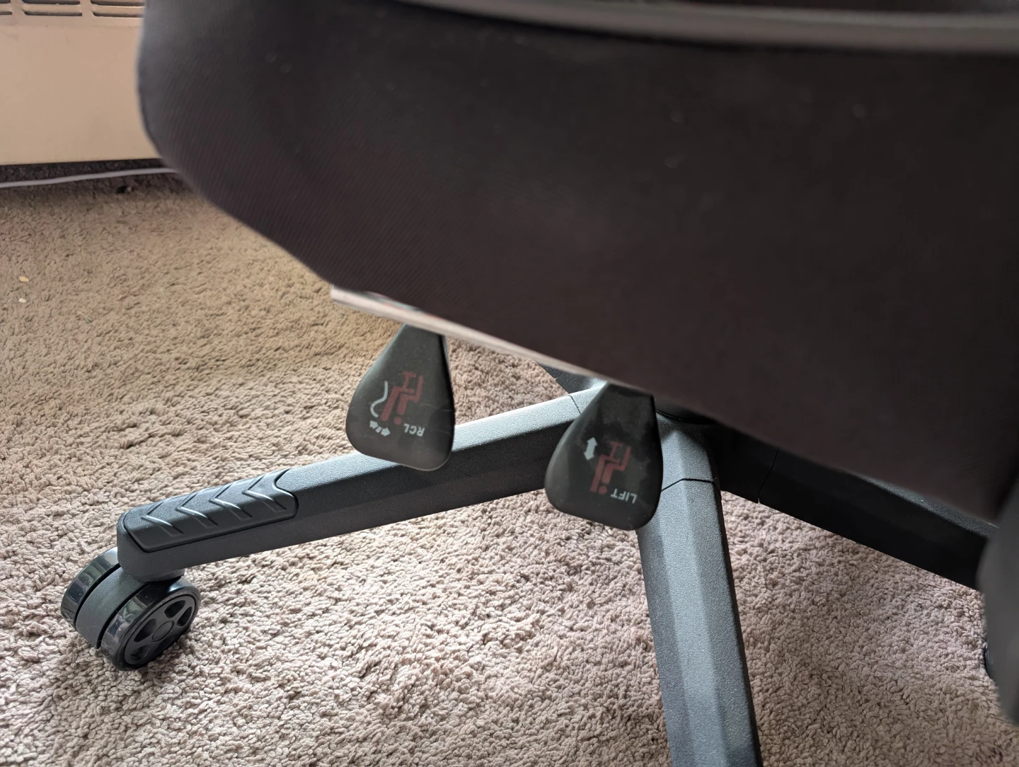 Dowinx Gaming Chair - photo 3
