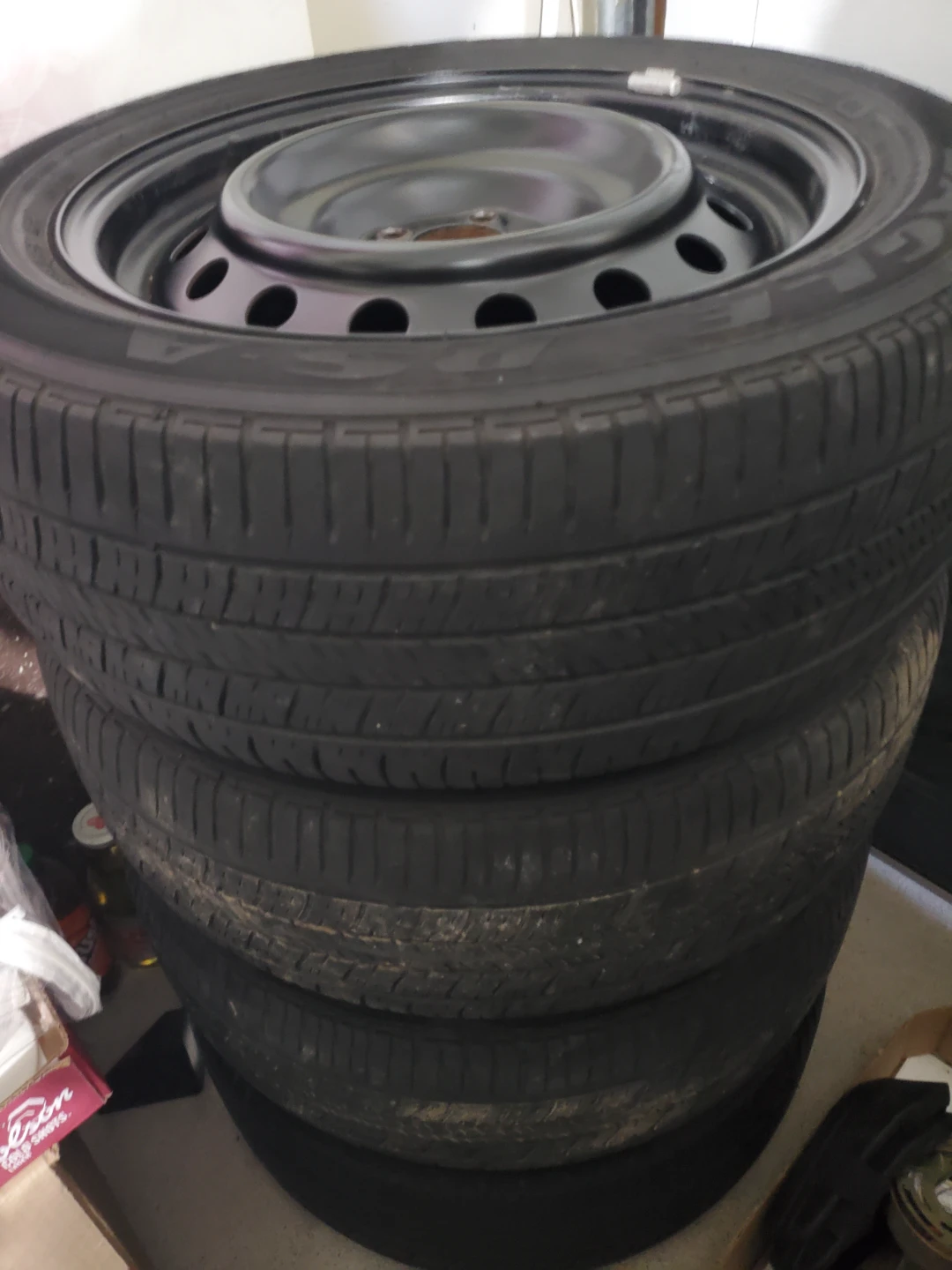 Toyota Corolla original Tire and Rim - photo 2