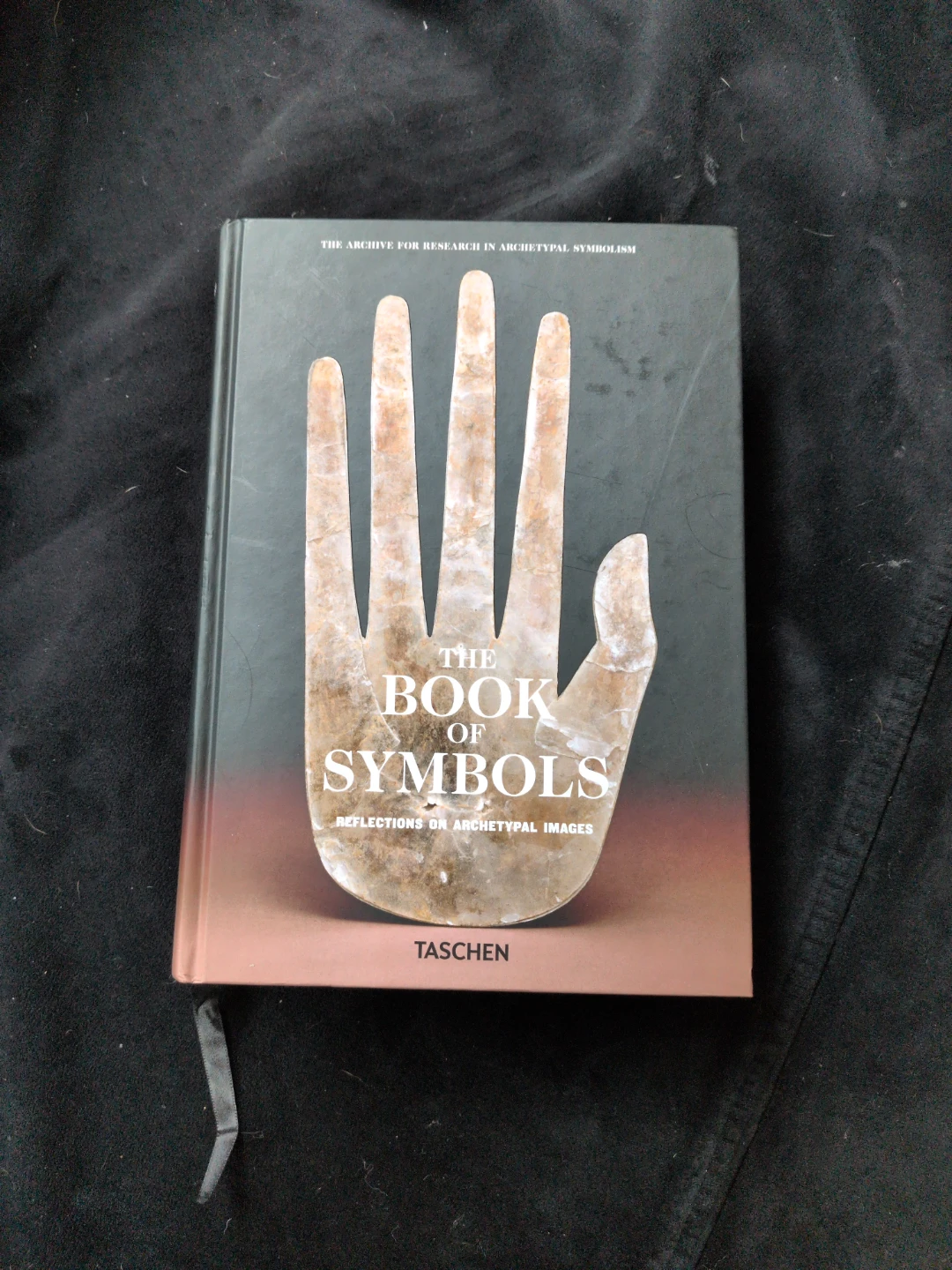 The Book of Symbols: Reflections on Archetypal Images - TASCHEN