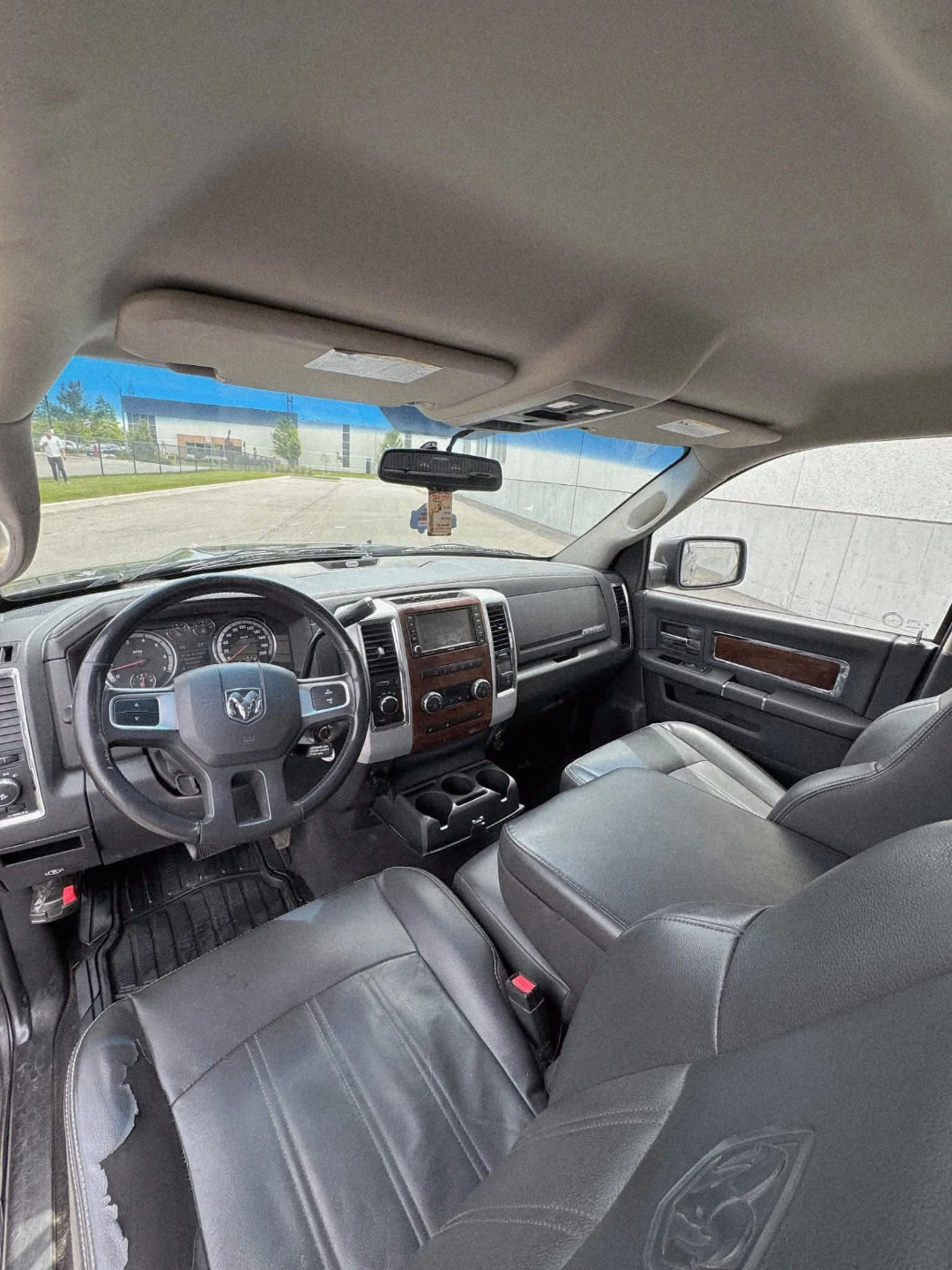 Dodge Ram 1500 Pickup Truck - photo 3