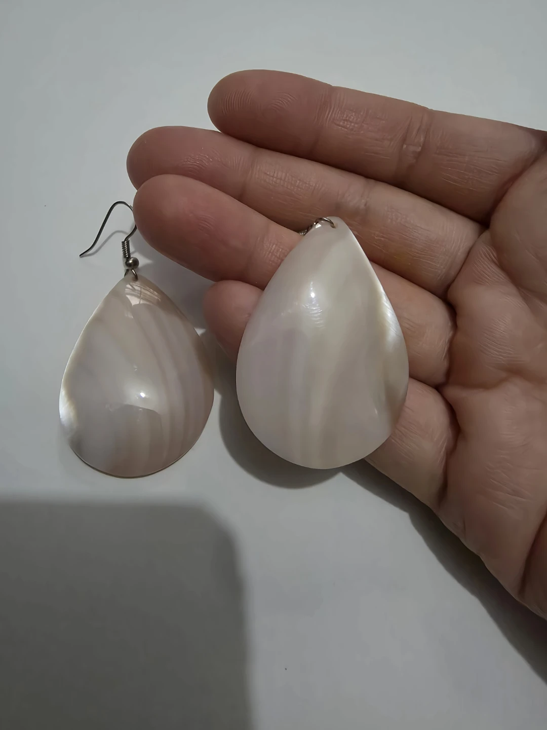 Teardrop Mother of Pearl Earrings ⚽️