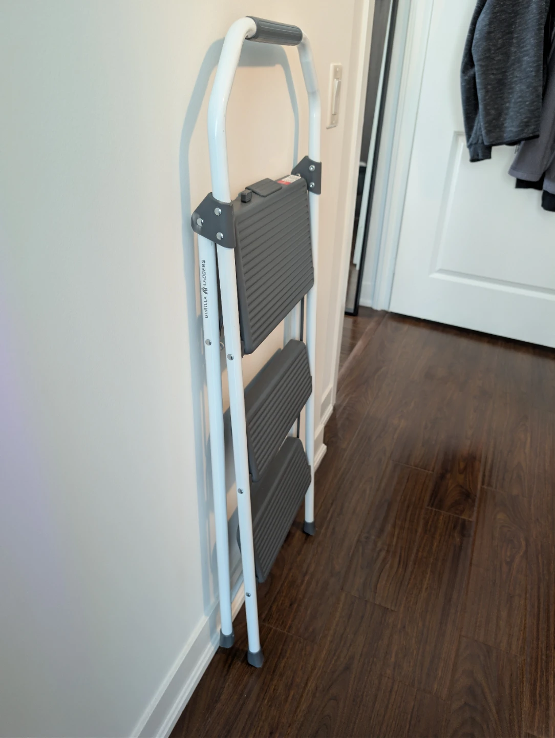 Gorilla Ladders 3-Step Ladder - photo 2