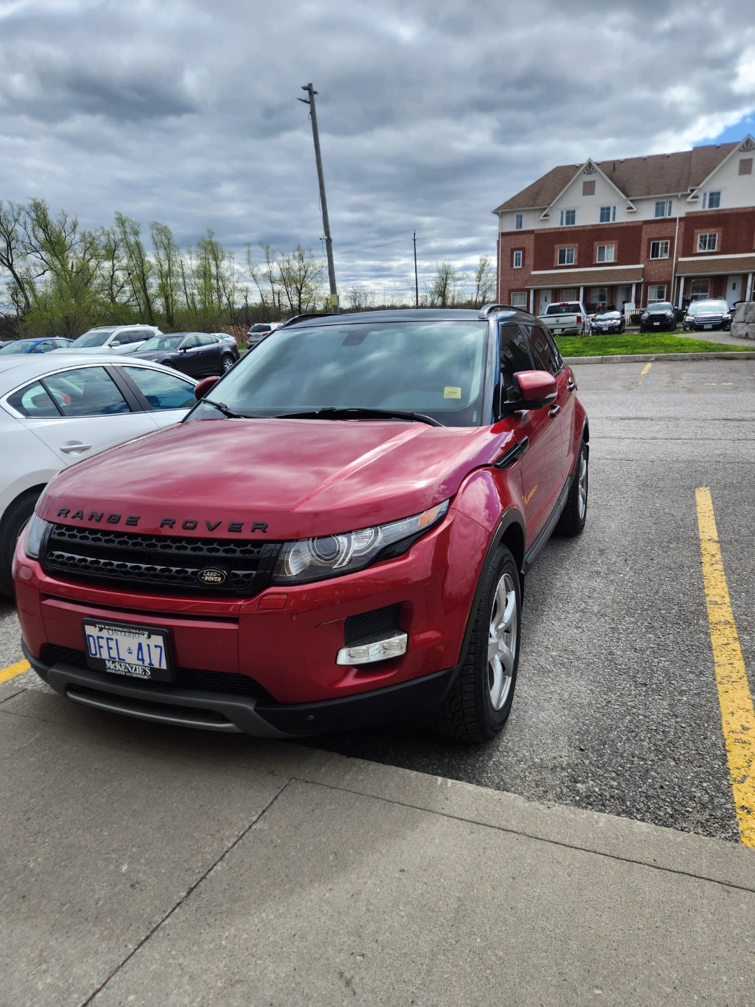 Red Range Rover Evoque