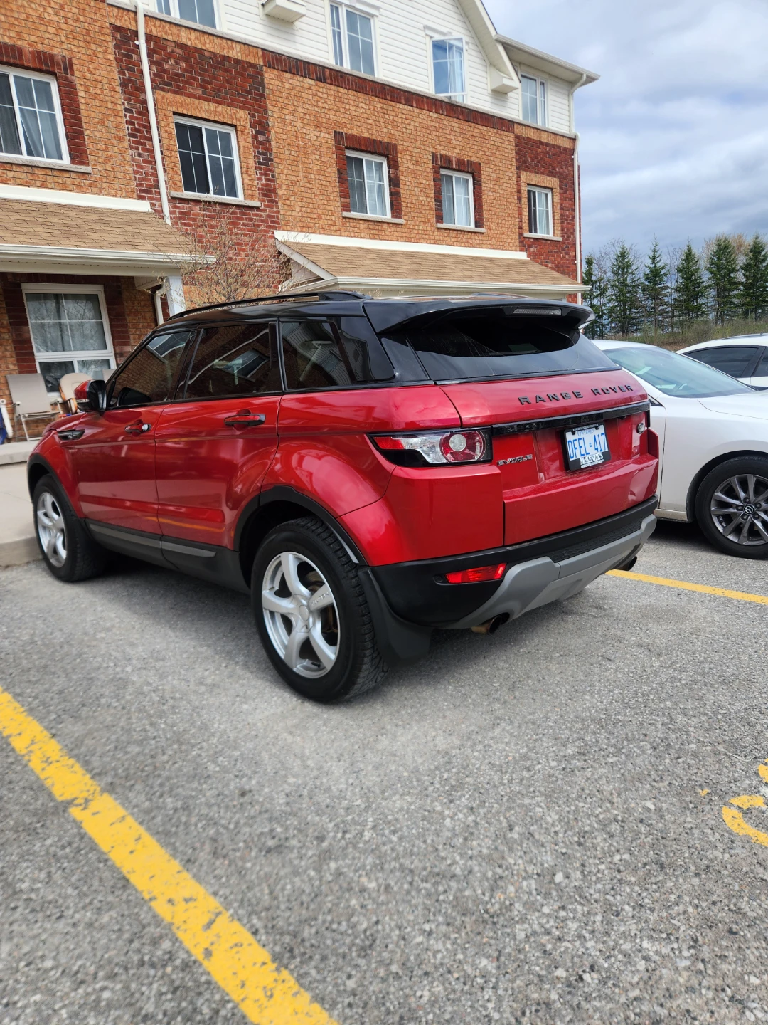 Red Range Rover Evoque - photo 4
