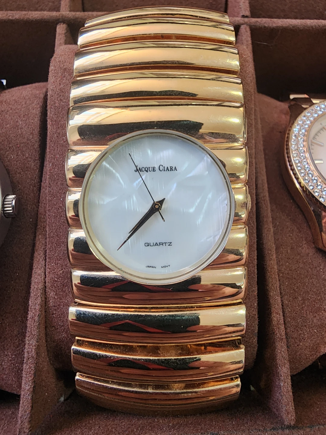 ⚽ Jacque Ciara Gold Tone Quartz Watch