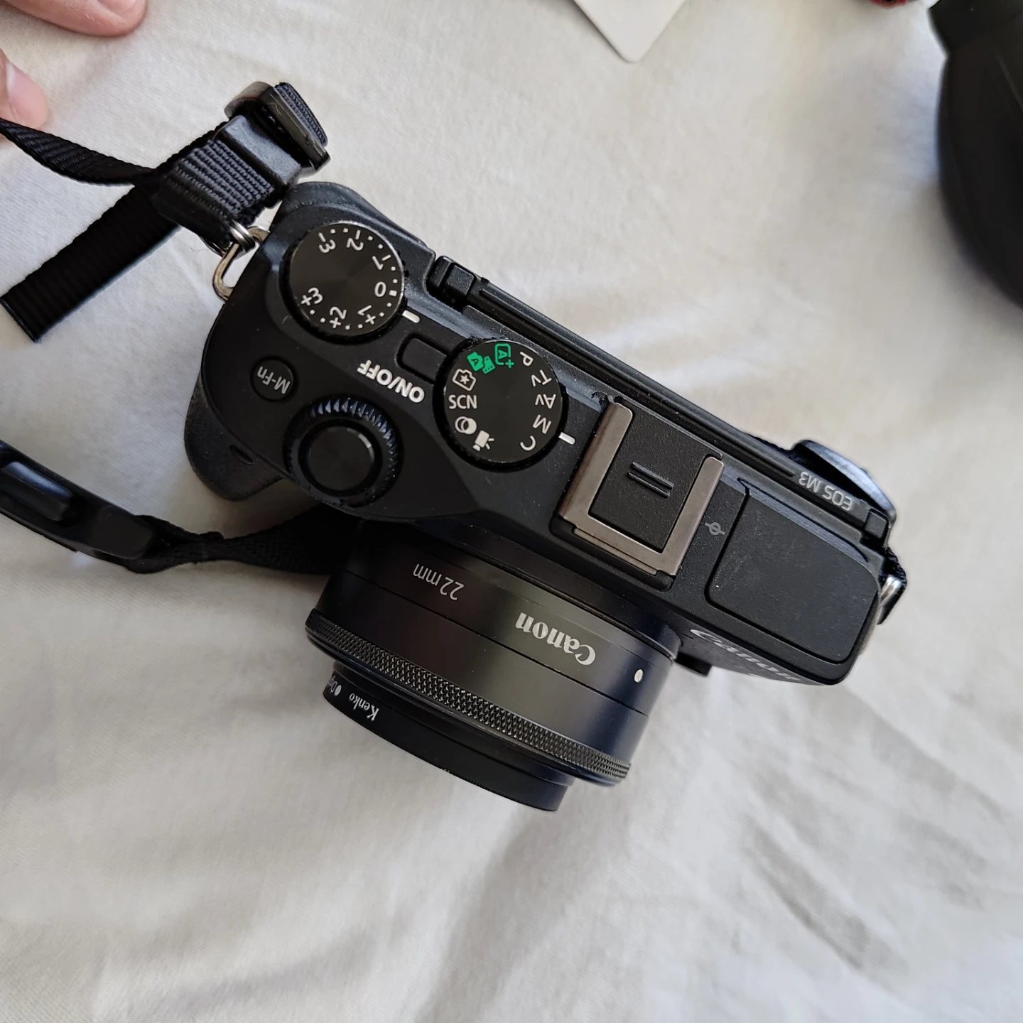 Canon EOS M3 Mirrorless Digital Camera - photo 2