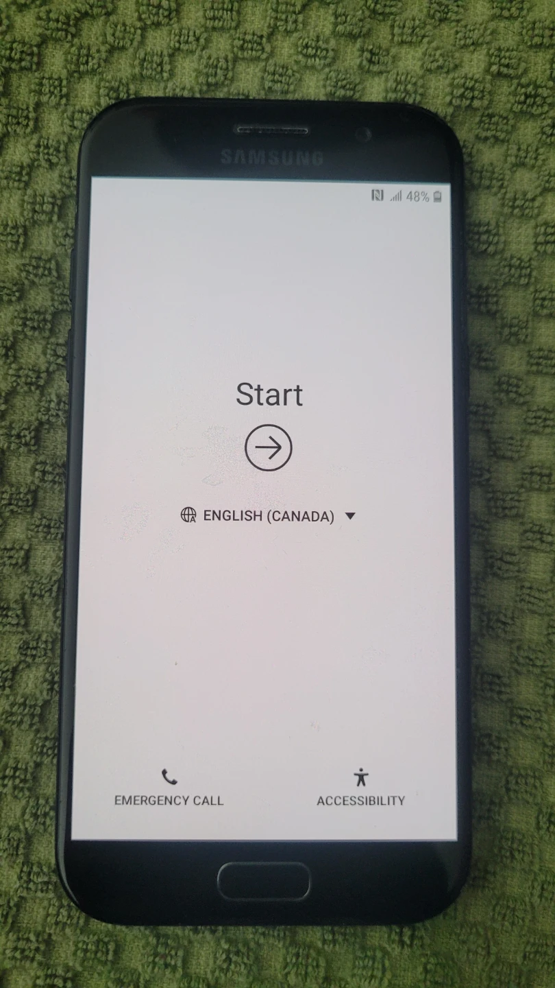 Black Samsung Smartphone - Cracked Back - photo 2