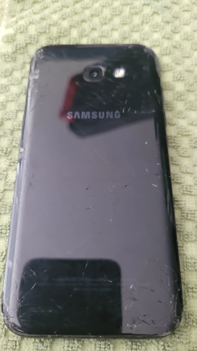 Black Samsung Smartphone - Cracked Back - photo 3
