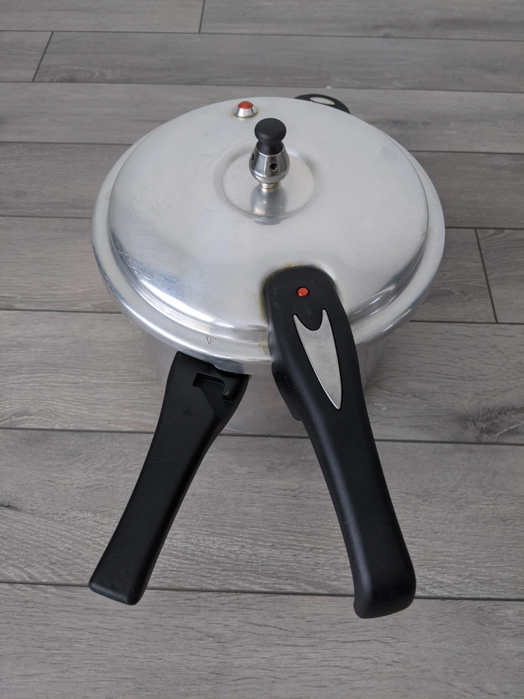 Stainless Steel Pressure Cooker - photo 4