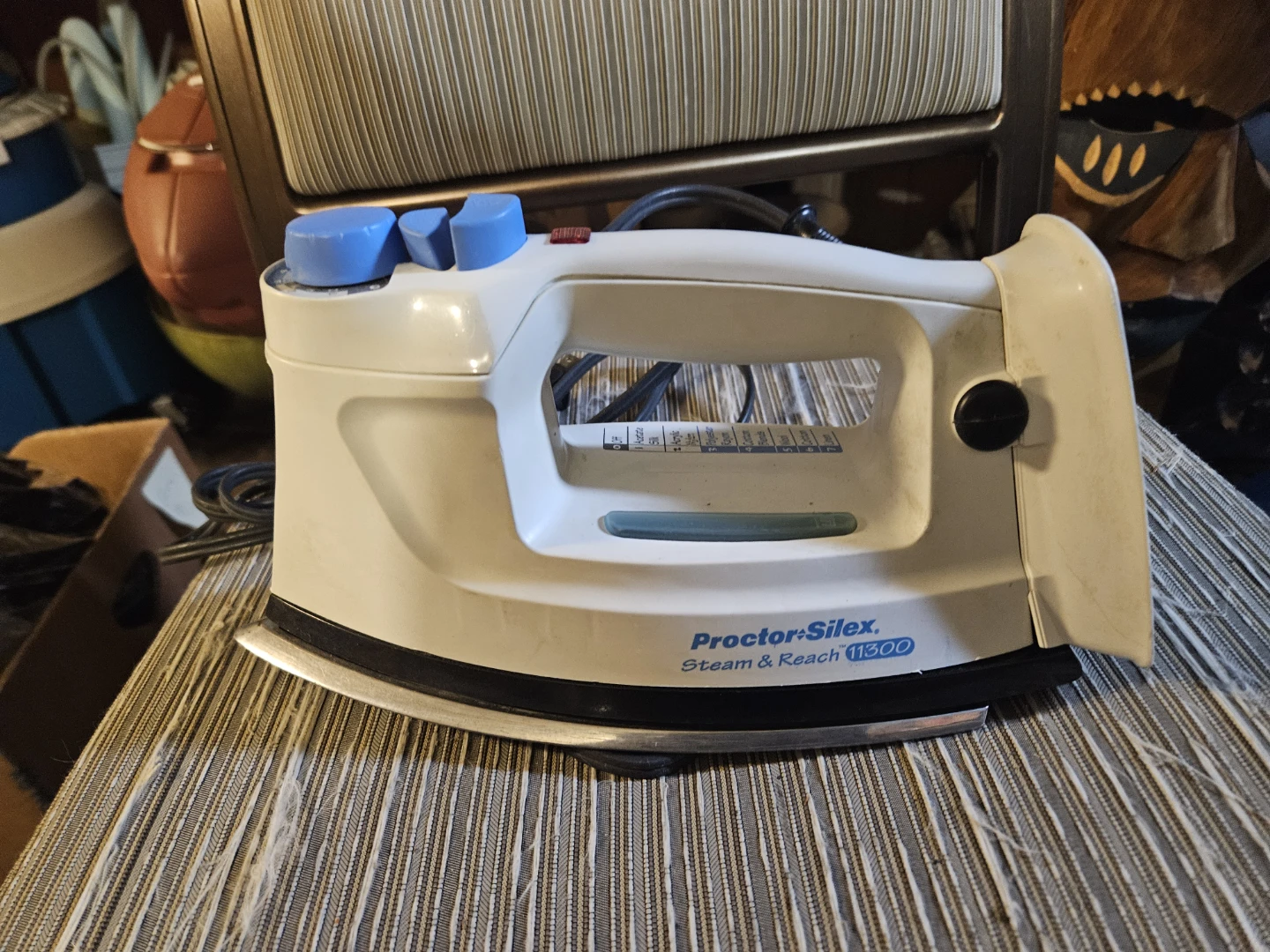 Proctor-Silex Steam & Reach 11300 Iron - photo 2