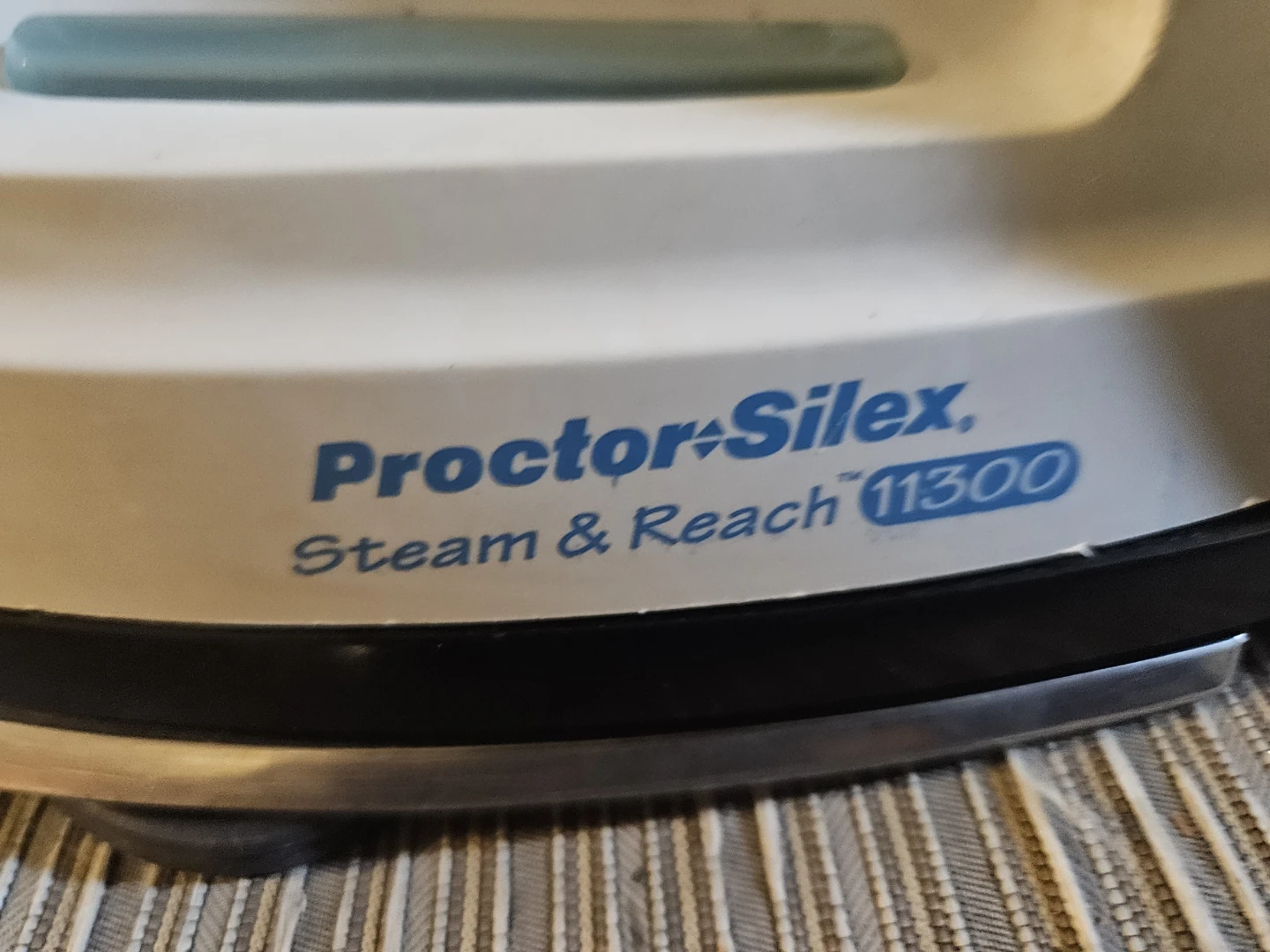 Proctor-Silex Steam & Reach 11300 Iron - photo 3