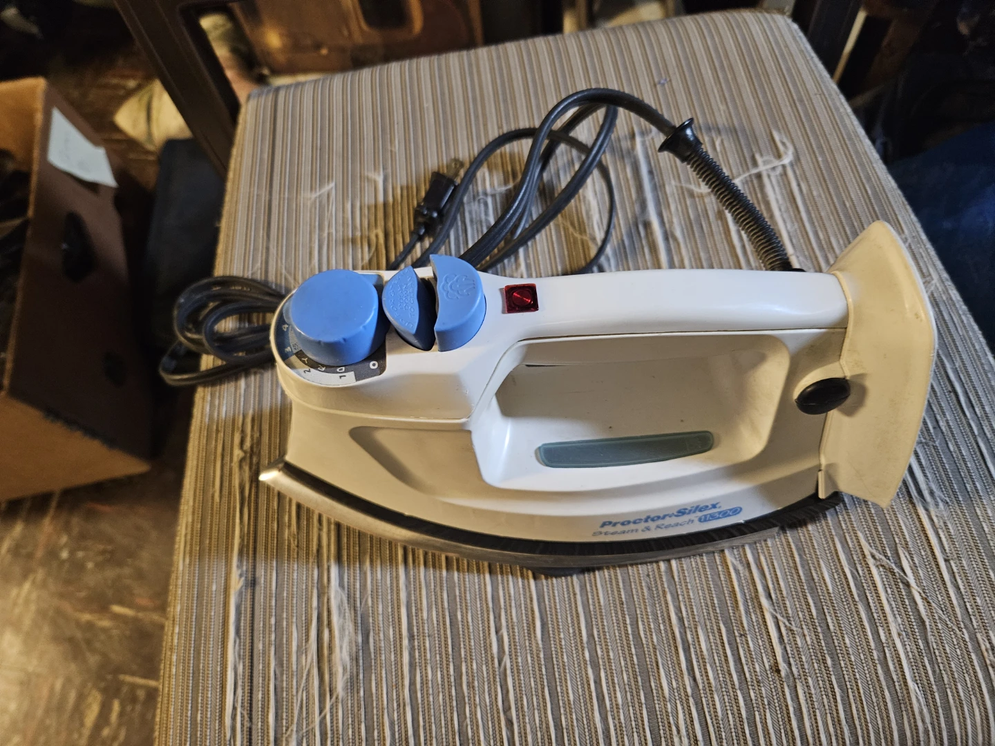 Proctor-Silex Steam & Reach 11300 Iron - photo 4