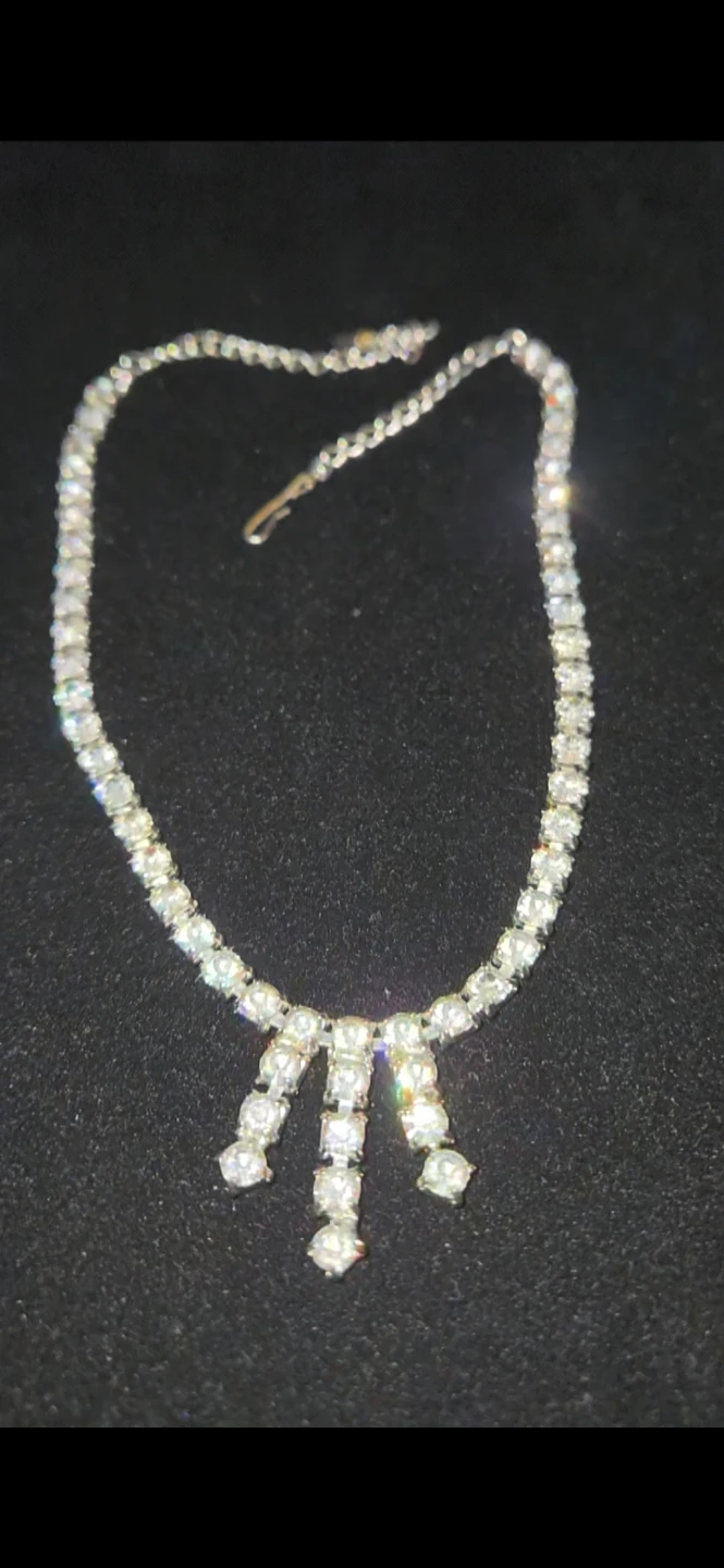 True mid-century Austrian crystal features high-lead-crystals ♡