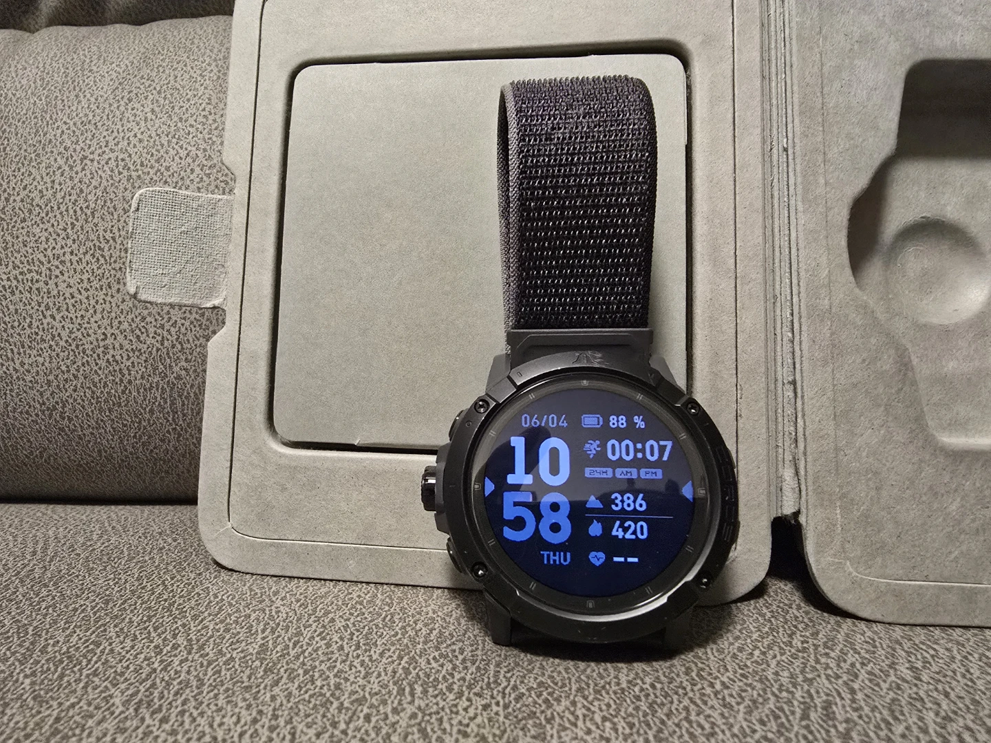 Coros Vertix 2s with box and extra band - photo 2