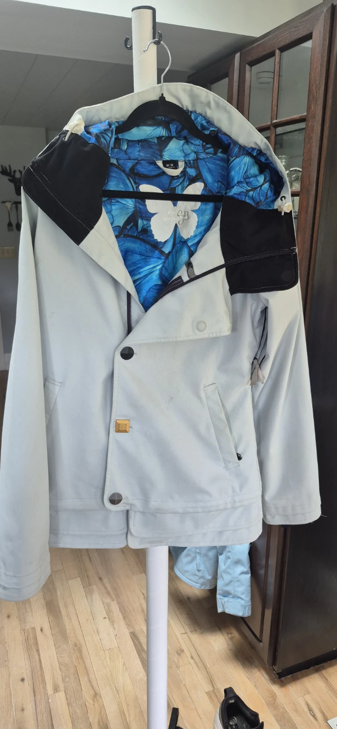 Oakley Gretchen Bleiler woman's snowboarding jacket
