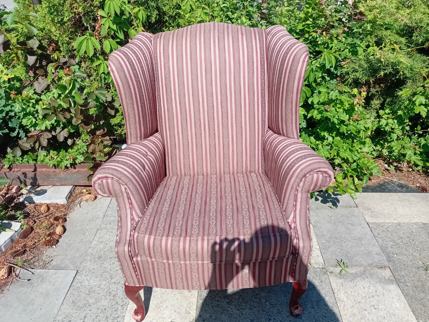 Wingback Armchair - Striped Fabric - photo 3