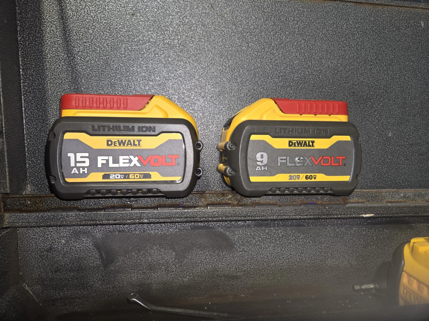 DeWalt 20V/60V MAX FLEXVOLT Batteries (9.0 AH, 15 AH)