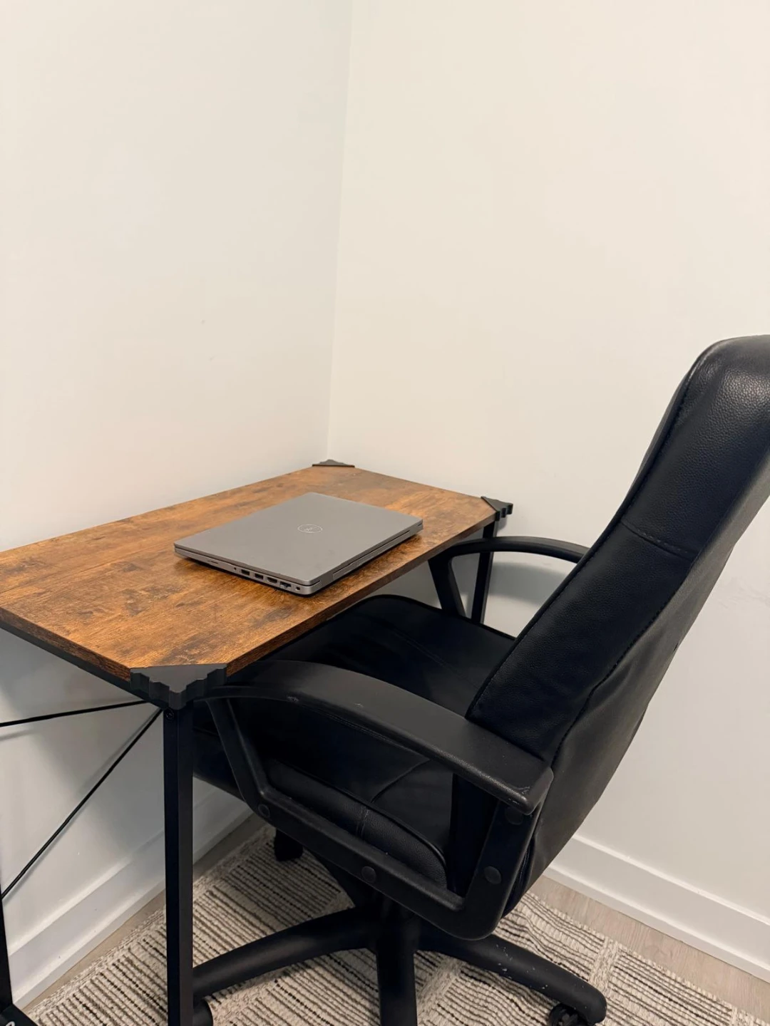 Office table and Chair with Wheels - photo 2