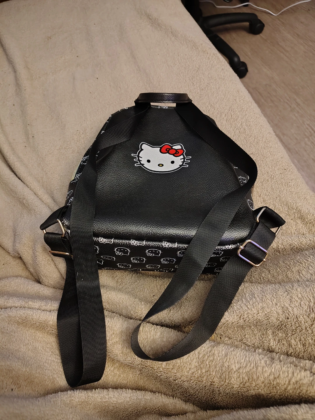 Mini hello kitty backpack purse - photo 2