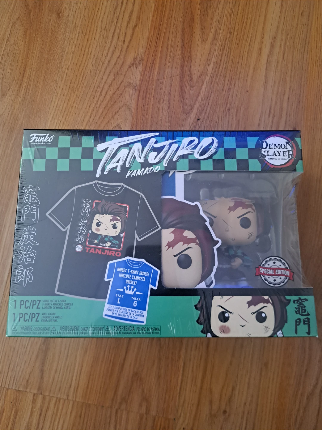 Funko Pop! Tees Tanjiro Kamado T-Shirt & Vinyl Figure Set