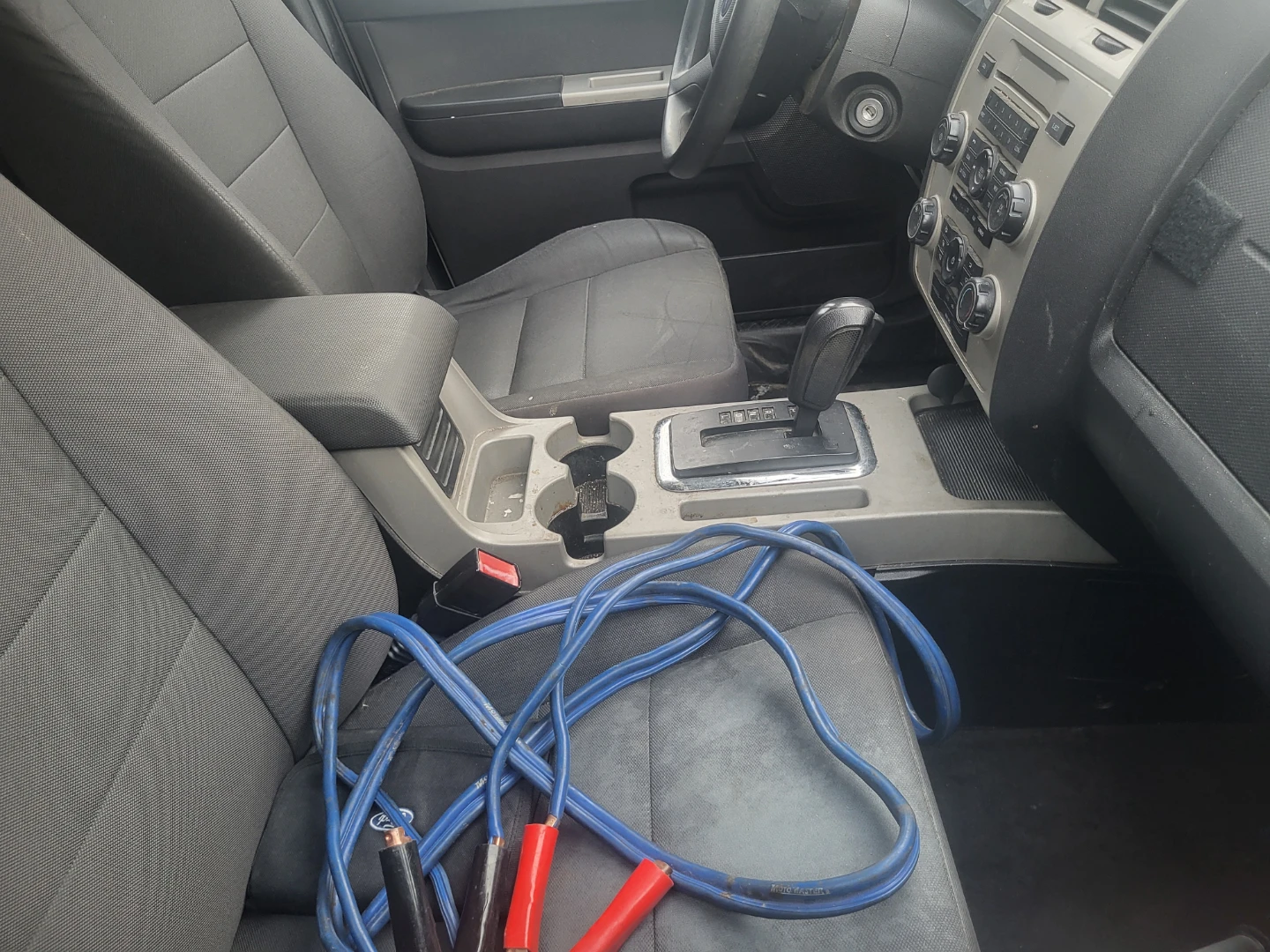White Ford Escape, 2012 - photo 4