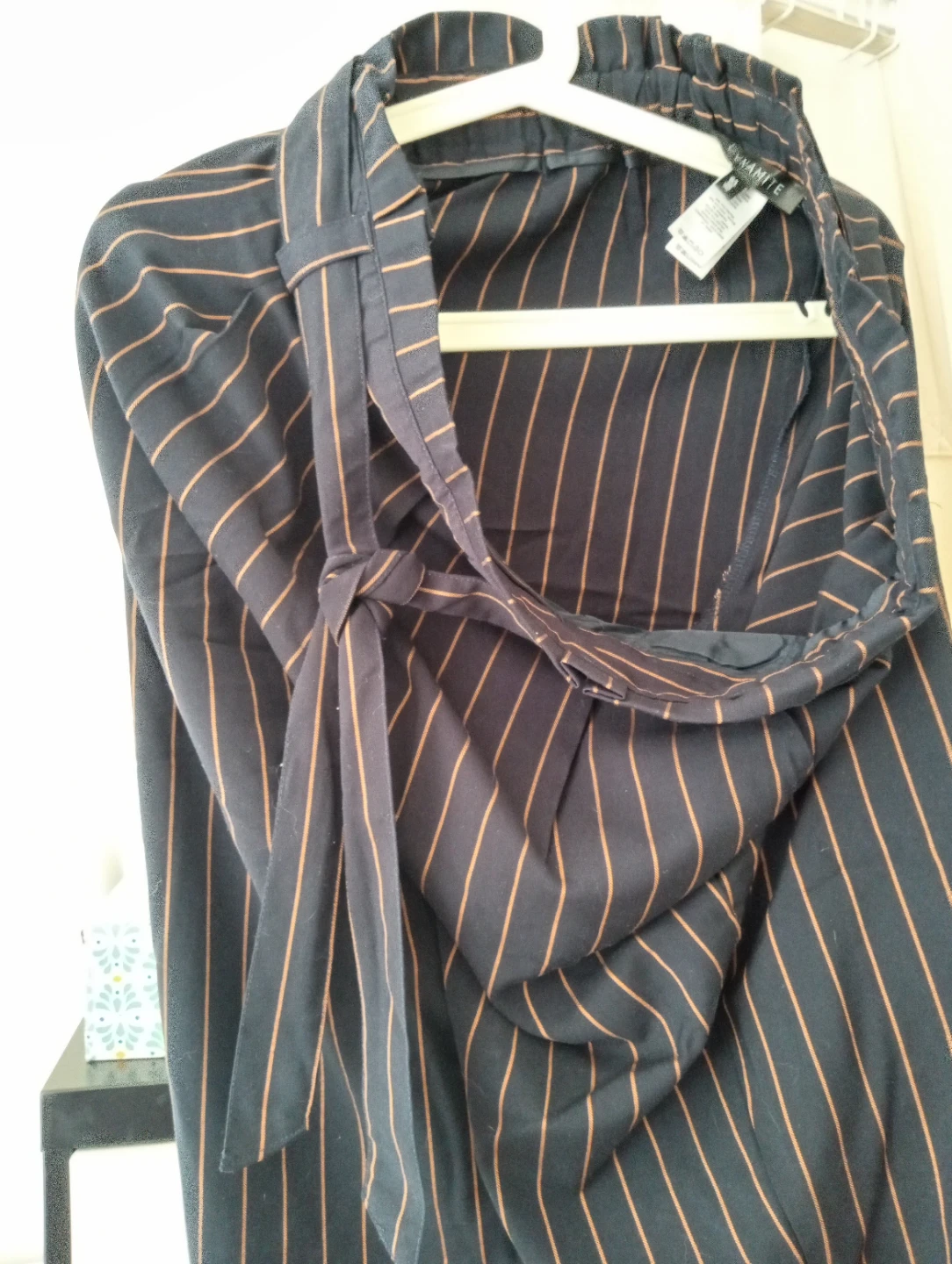 New DYNAMITE Striped Pants L. $5