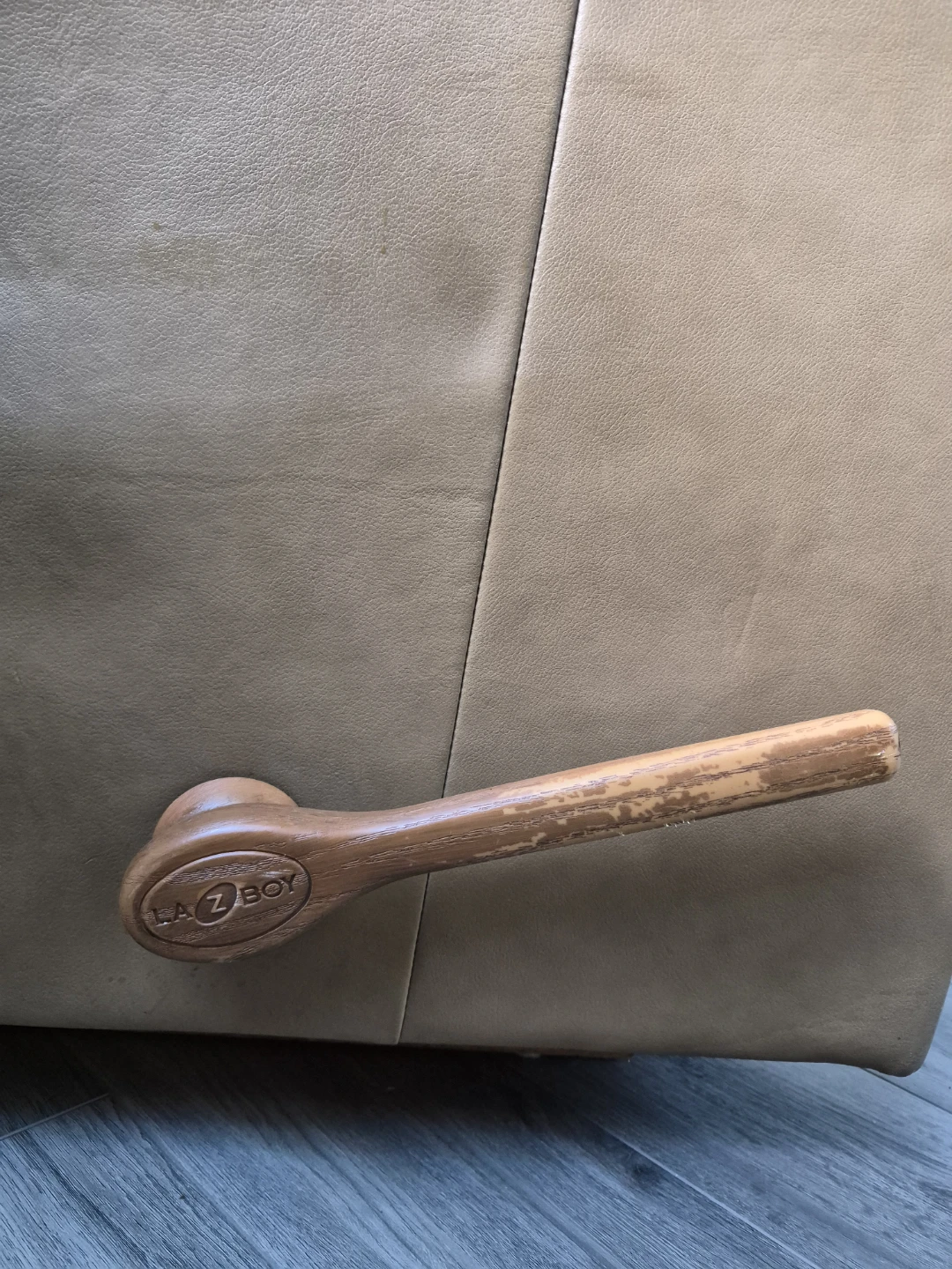 La-Z-Boy Recliner - Tan Leather - photo 3