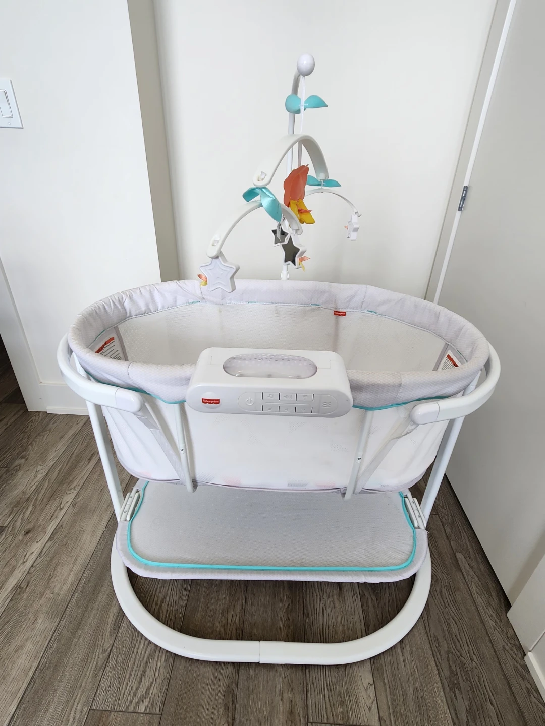 Fisher-Price Deluxe Rock 'n Play Sleeper with SmartConnect