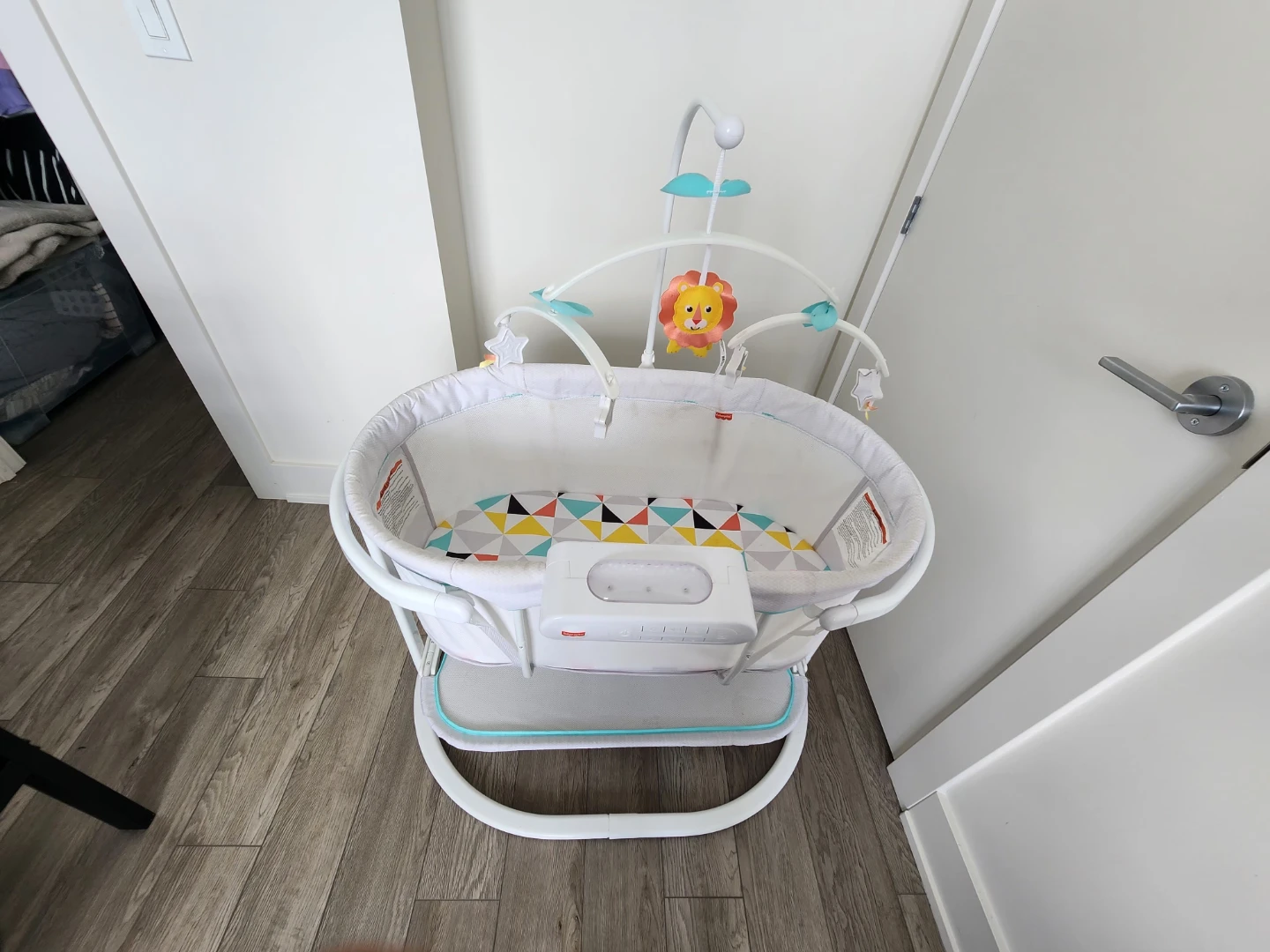 Fisher-Price Deluxe Rock 'n Play Sleeper with SmartConnect - photo 2