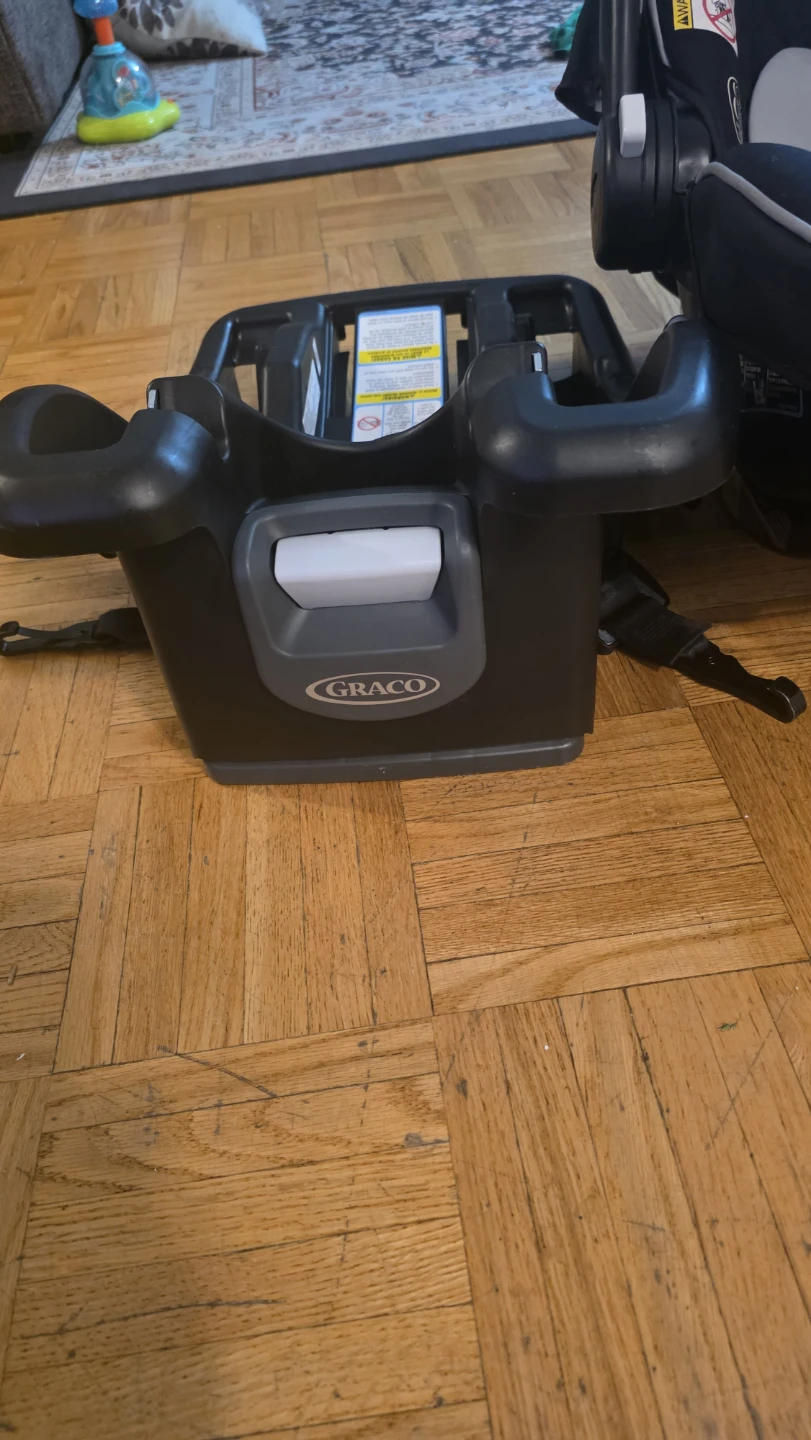 Graco SnugRide 35 Lite LX Infant Car Seat with Base - photo 3