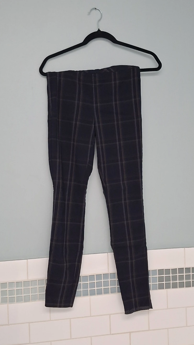 RW & CO. A Plaid Leggings