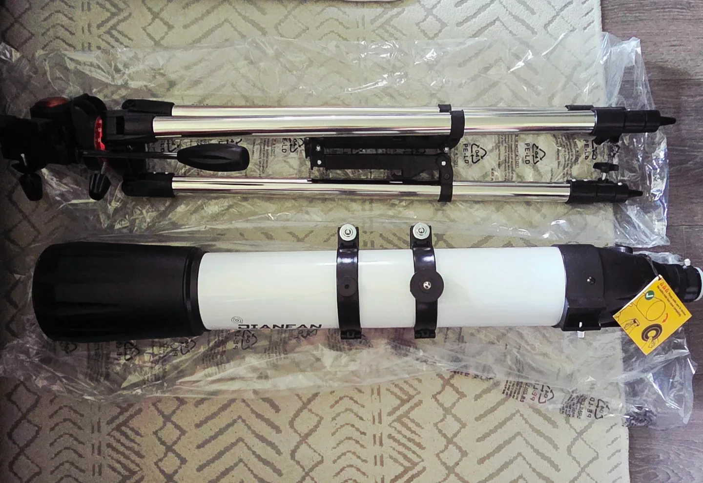 Dianfan 90mm Refractor Telescope with Stainless Tripod - photo 2