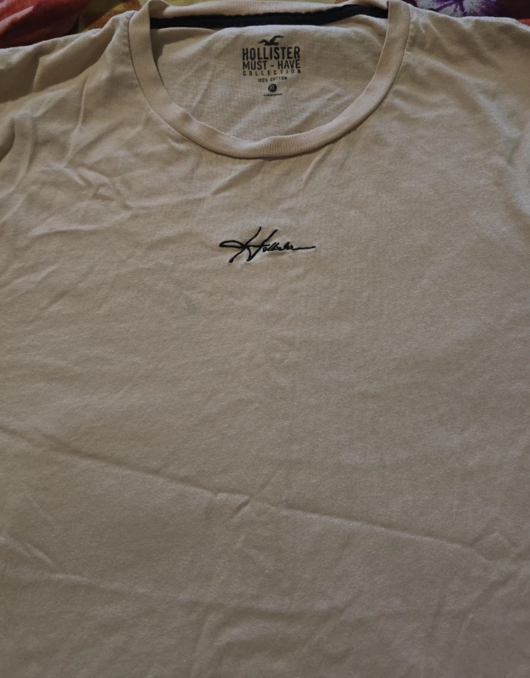 Hollister "Must-Have" Collection T-Shirt XL