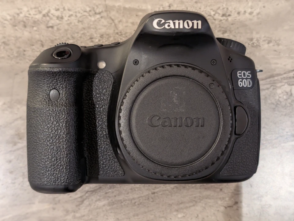 Canon EOS 60D DSLR Camera with 2 Batteries and Charger - photo 2