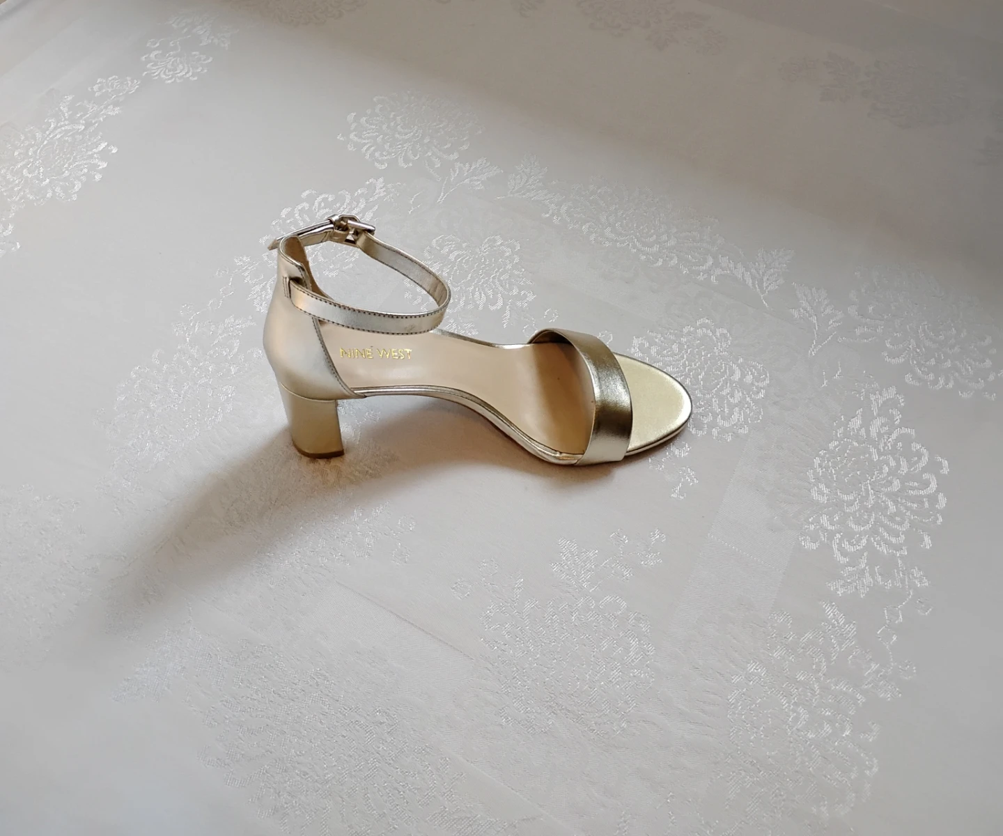 ⚽ Nine West Gold Block Heels - photo 2