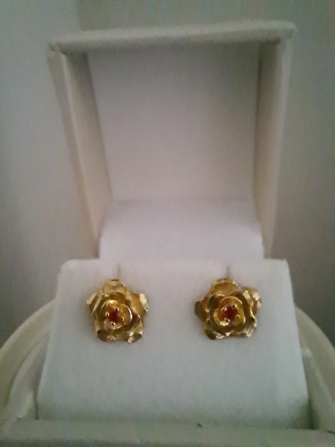 VINTAGE 10k Yellow Gold Rose Design