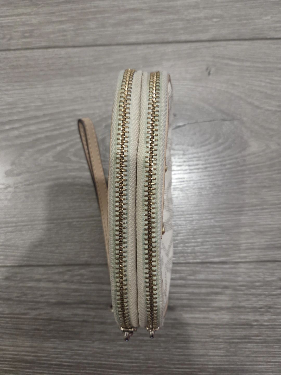 Michael Kors Wristlet - photo 4