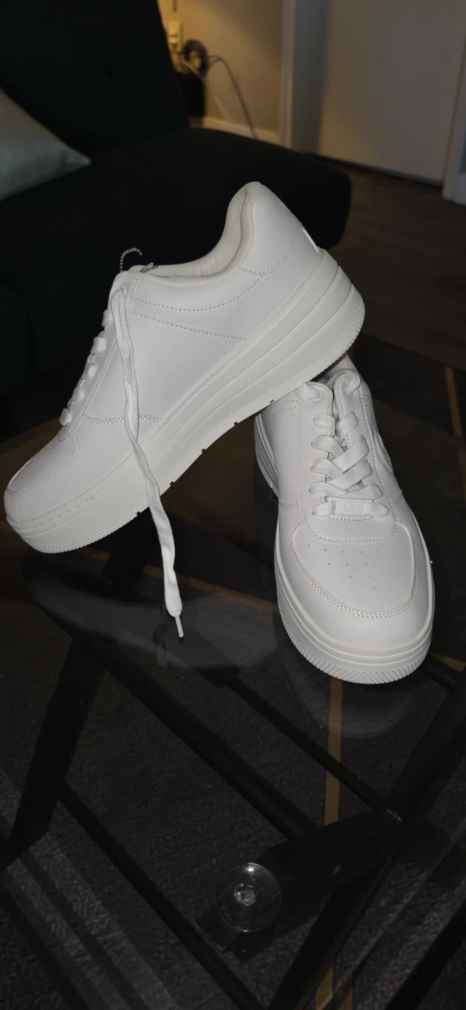 White GBC Sneakers - Size 11