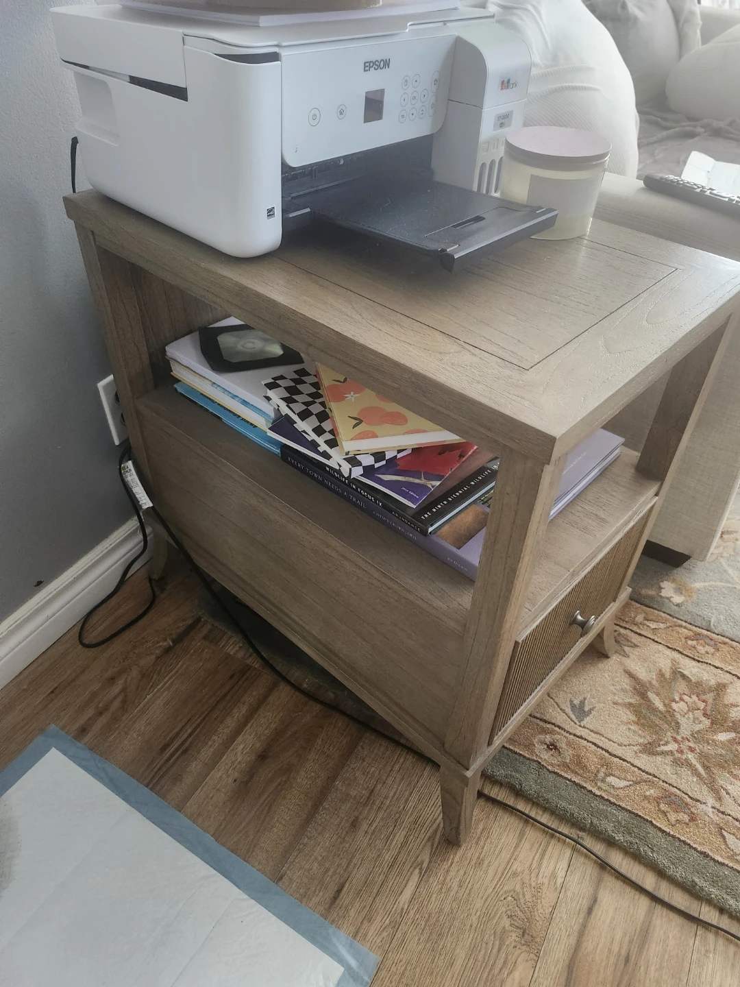 Hekman End Table - photo 3